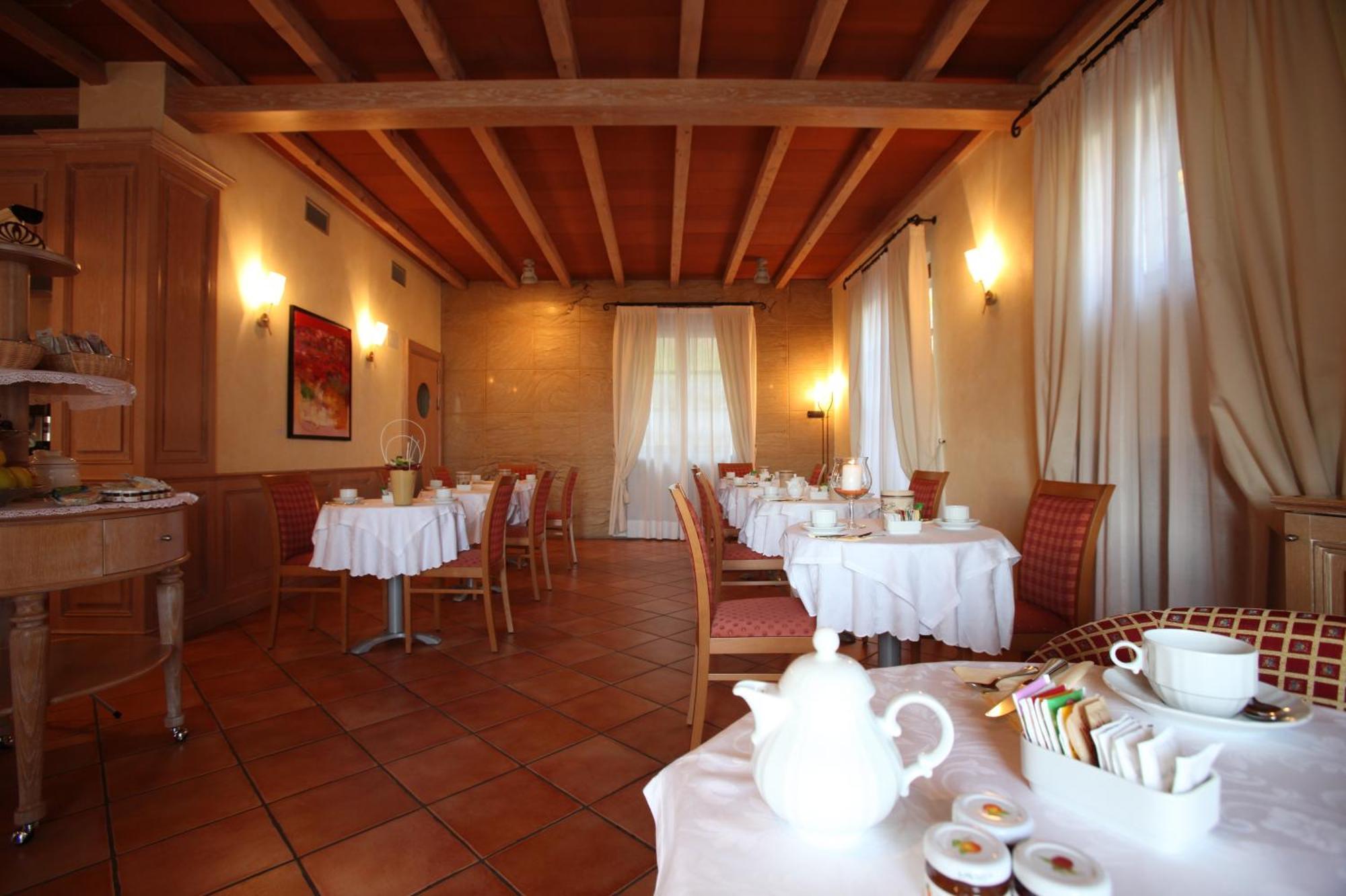 Hotel Camoretti Almenno San Bartolomeo Buitenkant foto