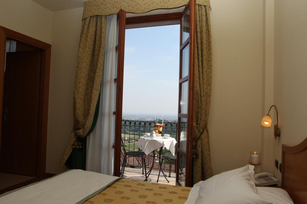 Hotel Camoretti Almenno San Bartolomeo Buitenkant foto