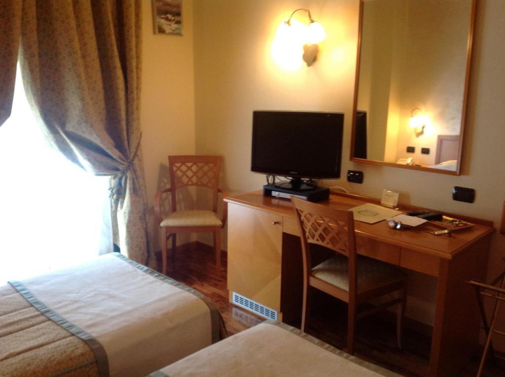 Hotel Camoretti Almenno San Bartolomeo Kamer foto