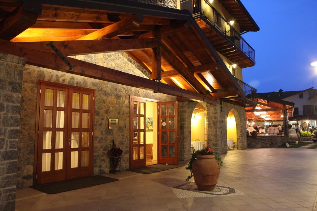 Hotel Camoretti Almenno San Bartolomeo Buitenkant foto